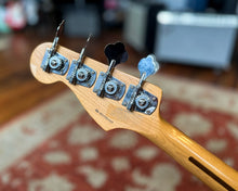 Load image into Gallery viewer, Fender Deluxe Active Jazz Bass - Black
