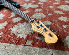 Load image into Gallery viewer, Fender Deluxe Active Jazz Bass - Black
