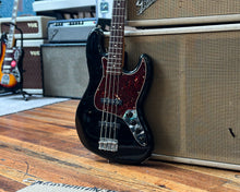 Load image into Gallery viewer, Fender Deluxe Active Jazz Bass - Black
