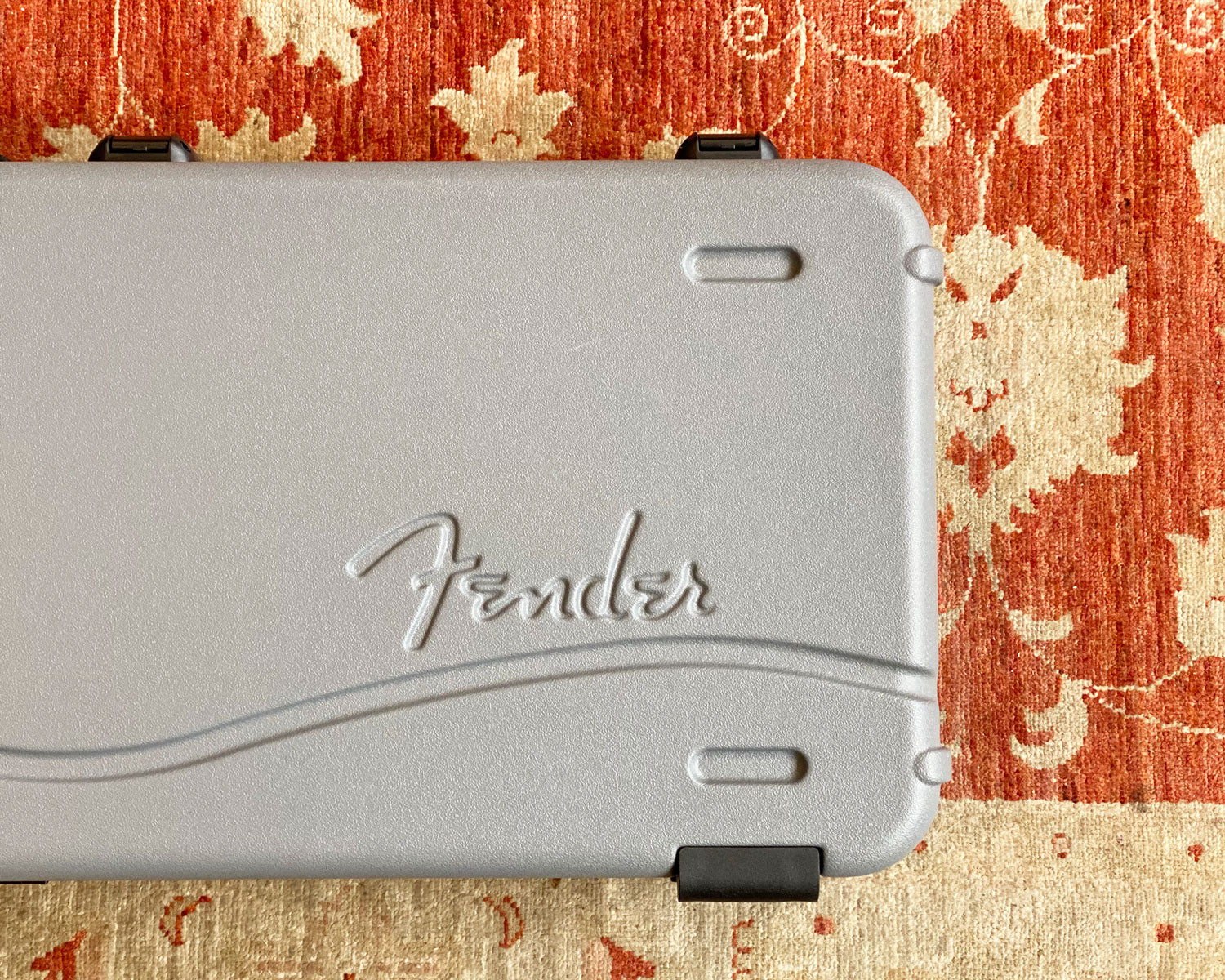 Custodia Rigida Fender Deluxe Per Stratocaster E Telecaster - Argento/Blu (0996102324)