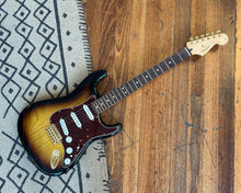 Load image into Gallery viewer, Fender Deluxe Series Stratocaster w/ Noiseless Pickups
