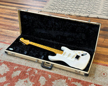 Load image into Gallery viewer, 2007 Fender Eric Johnson Stratocaster
