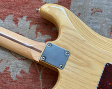 Load image into Gallery viewer, Fender FSR American Special Stratocaster HSS Ash w/Fender Case
