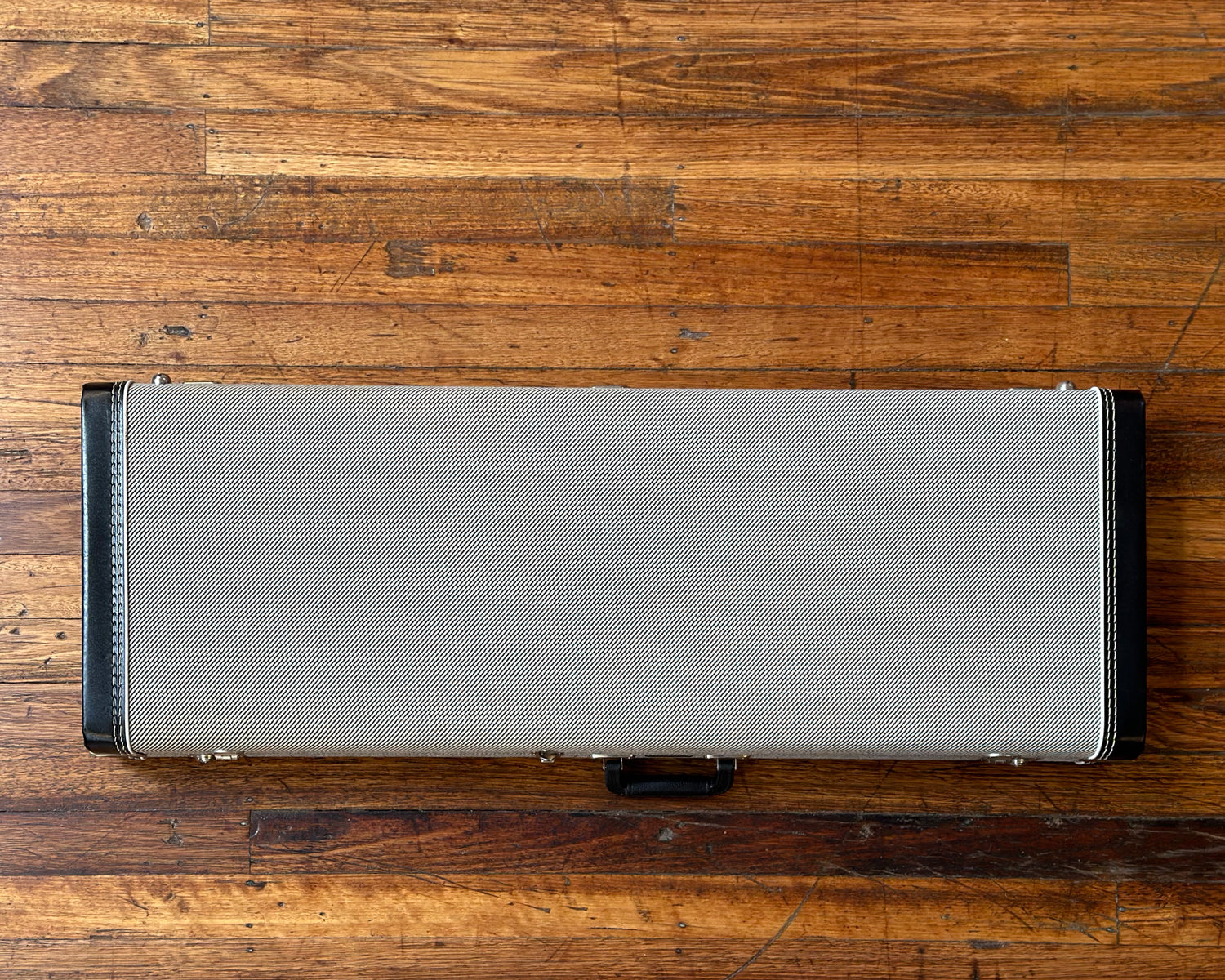 Fender G&G Deluxe Strat/Tele Hardshell Case Black Tweed with Red Interior