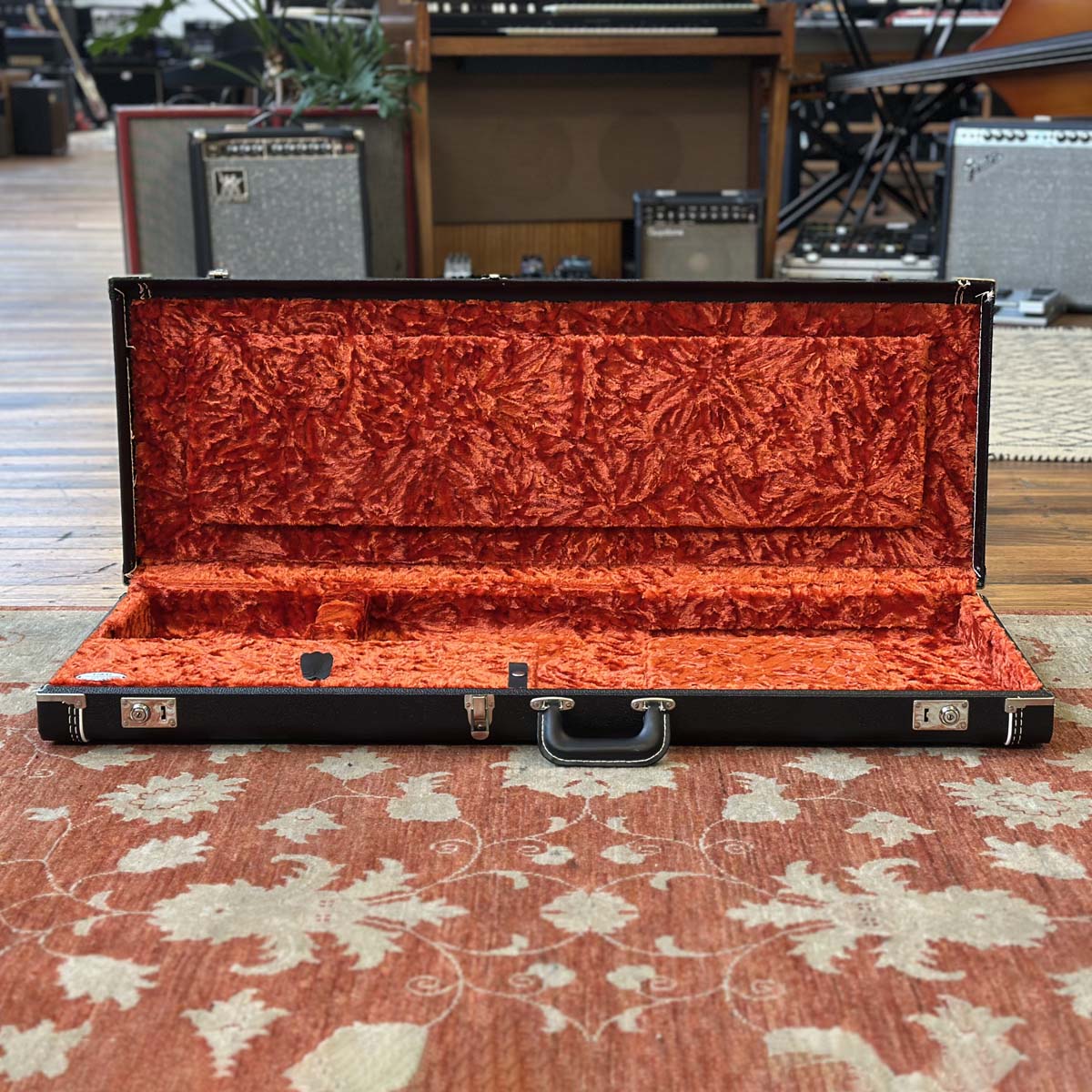 Fender G&G Deluxe Jaguar/Jazzmaster/Toronado/Jagmaster Hardshell Case - Black with Plush Interior