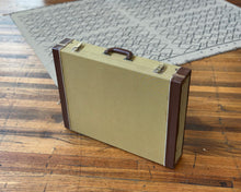 Load image into Gallery viewer, Fender Classic Series Tweed 6-Guitar Case Stand
