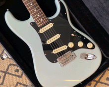 Load image into Gallery viewer, &#39;06 Fender Highway One Stratocaster - Daphne Blue w/ Case
