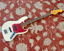 Load image into Gallery viewer, 2000 Fender JB62 Jazz Bass Modified Active - Crafted in Japan
