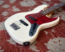 Load image into Gallery viewer, 2000 Fender JB62 Jazz Bass Modified Active - Crafted in Japan
