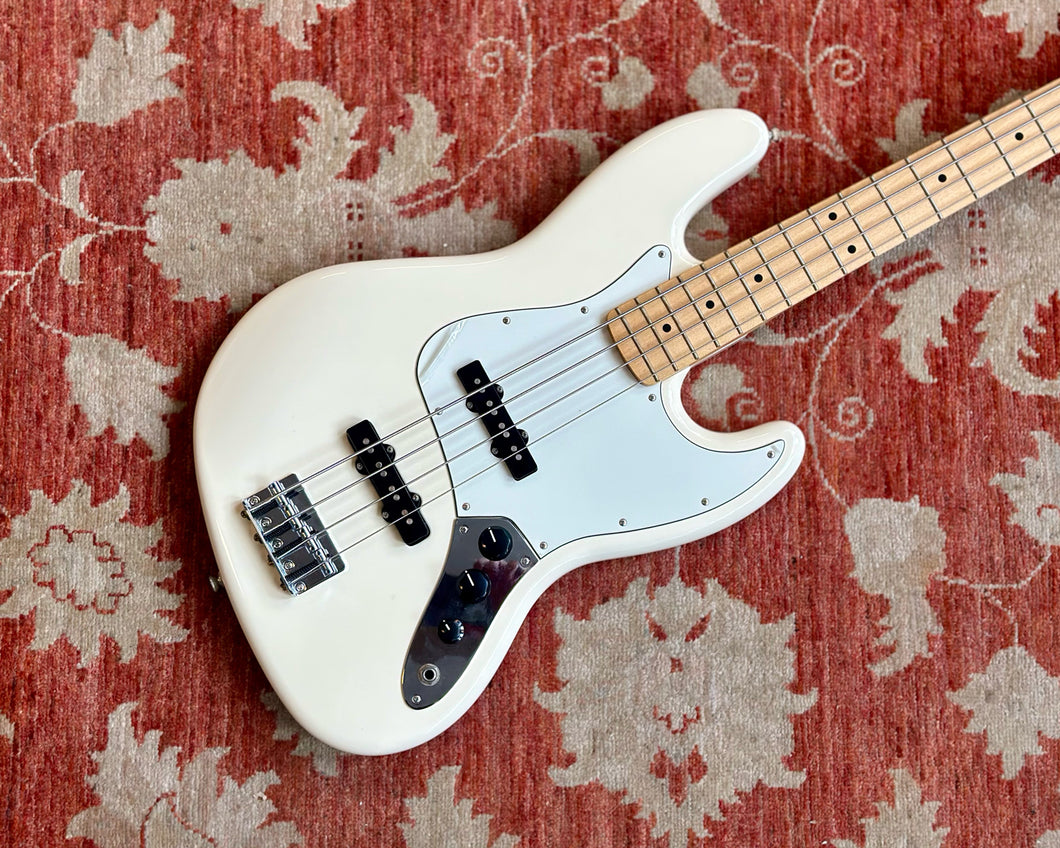 Fender Jazz Bass Standard - Arctic White
