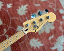 Load image into Gallery viewer, Fender Jazz Bass Standard - Arctic White
