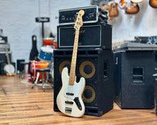Load image into Gallery viewer, Fender Jazz Bass Standard - Arctic White
