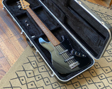 Load image into Gallery viewer, Fender Jazz Bass V
