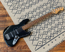 Load image into Gallery viewer, Fender Jazz Bass V
