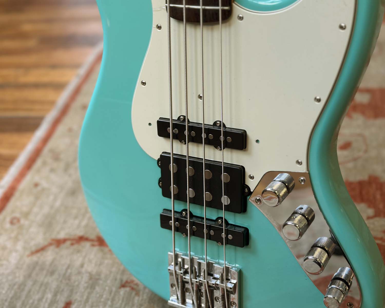 Fender Jino Jazz Bass - Seafoam Green – Found Sound