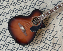 Load image into Gallery viewer, Fender Kingman Bass - Shaded Edge Burst
