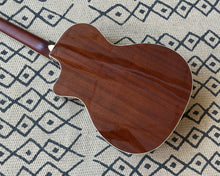Load image into Gallery viewer, Fender Kingman Bass - Shaded Edge Burst
