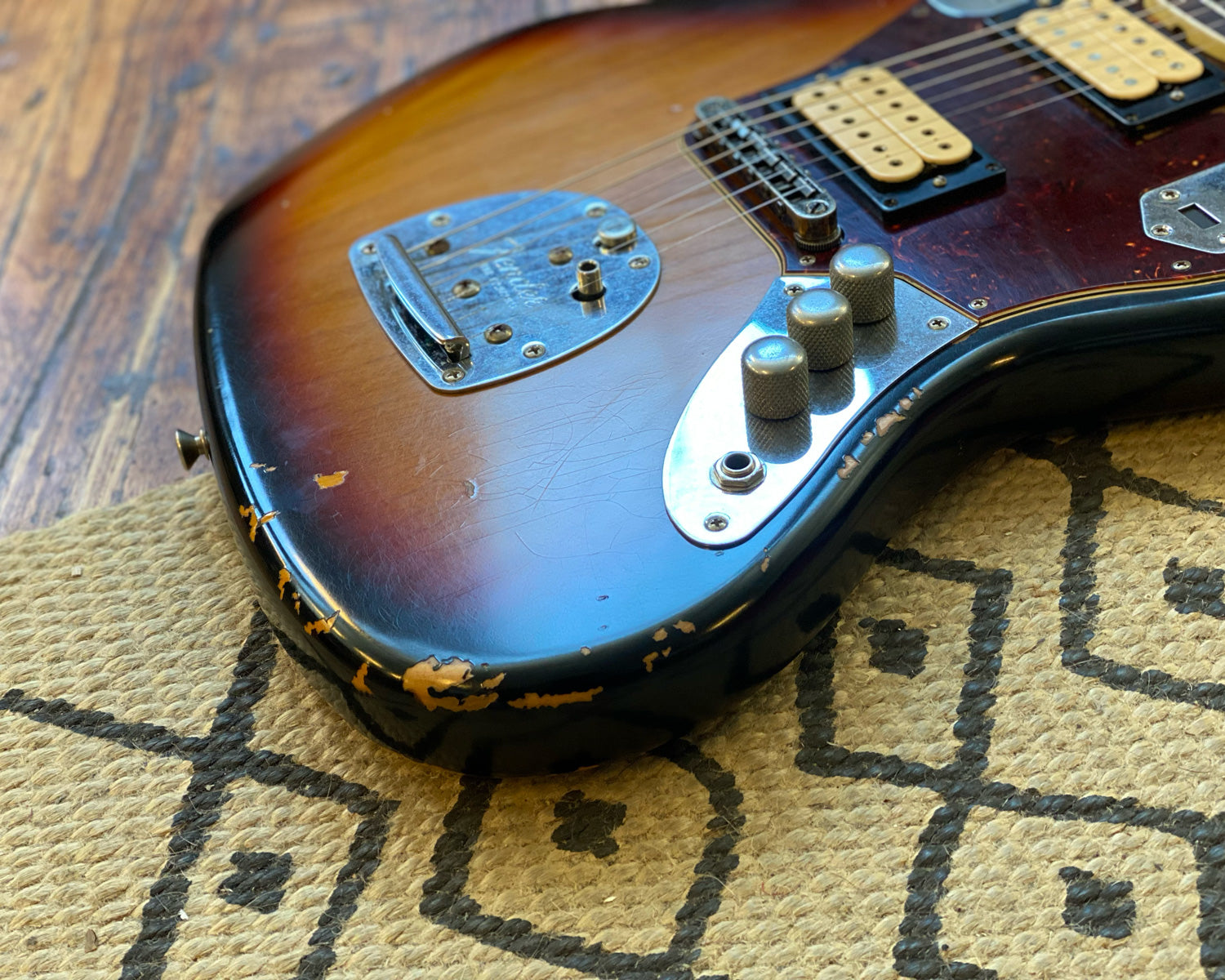 Fender Kurt Cobain Road Worn Jaguar w/OHSC – Found Sound