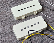 Load image into Gallery viewer, Fender MIJ Vintage-Style Single-Coil Jazzmaster Pickups
