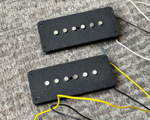 Load image into Gallery viewer, Fender MIJ Vintage-Style Single-Coil Jazzmaster Pickups

