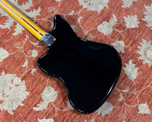 Load image into Gallery viewer, Fender Modern Player Jazzmaster HH
