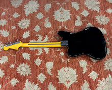 Load image into Gallery viewer, Fender Modern Player Jazzmaster HH
