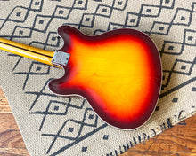 Load image into Gallery viewer, Fender Modern Player Starcaster Bass - Aged Cherry Burst
