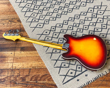 Load image into Gallery viewer, Fender Modern Player Starcaster Bass - Aged Cherry Burst
