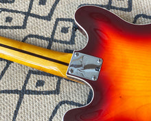 Load image into Gallery viewer, Fender Modern Player Starcaster Bass - Aged Cherry Burst
