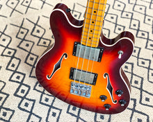Load image into Gallery viewer, Fender Modern Player Starcaster Bass - Aged Cherry Burst
