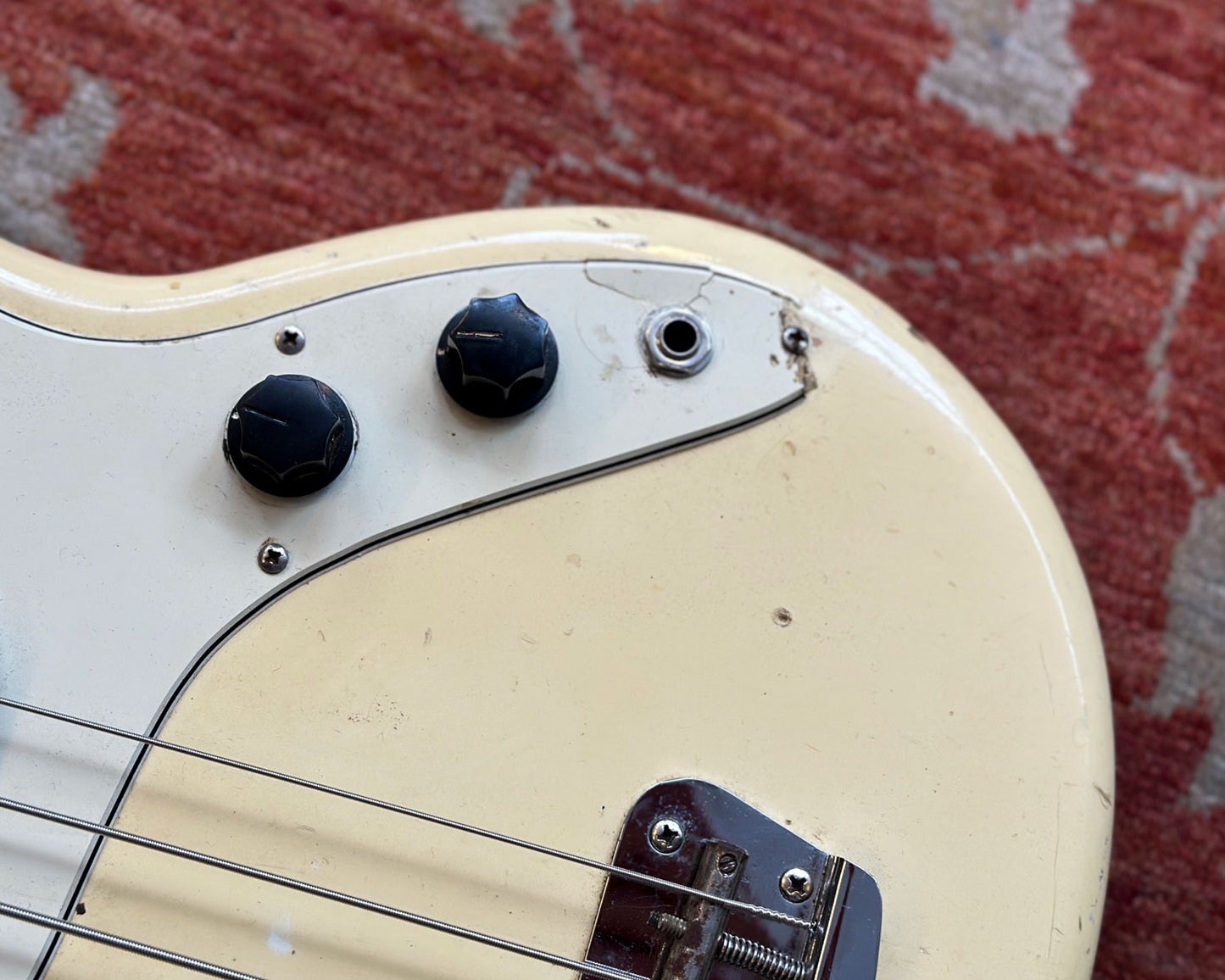 1974 Fender Musicmaster Bass - White
