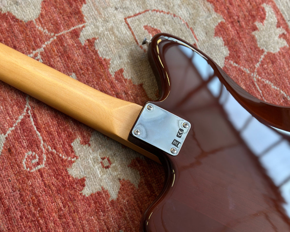 Fender Noventa Jazzmaster - Walnut