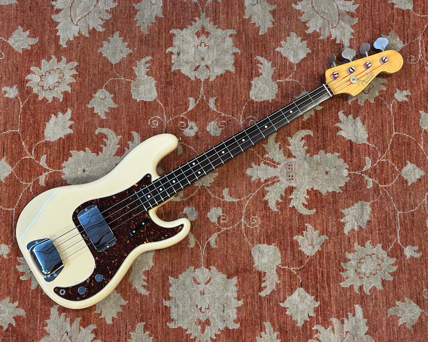 Fender PB62-80 Precision Bass - JV Series