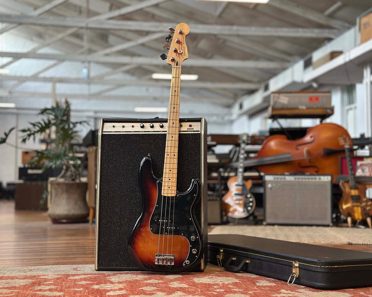 2018 Fender Player Precision Bass - Sunburst