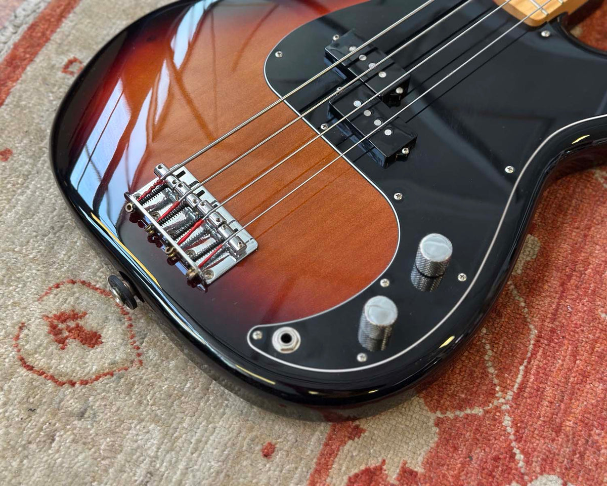 2018 Fender Player Precision Bass - Sunburst