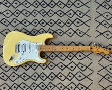 Load image into Gallery viewer, Fender Player Stratocaster HSS - Buttercream
