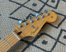 Load image into Gallery viewer, Fender Player Stratocaster HSS - Buttercream
