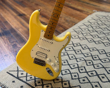 Load image into Gallery viewer, Fender Player Stratocaster HSS - Buttercream
