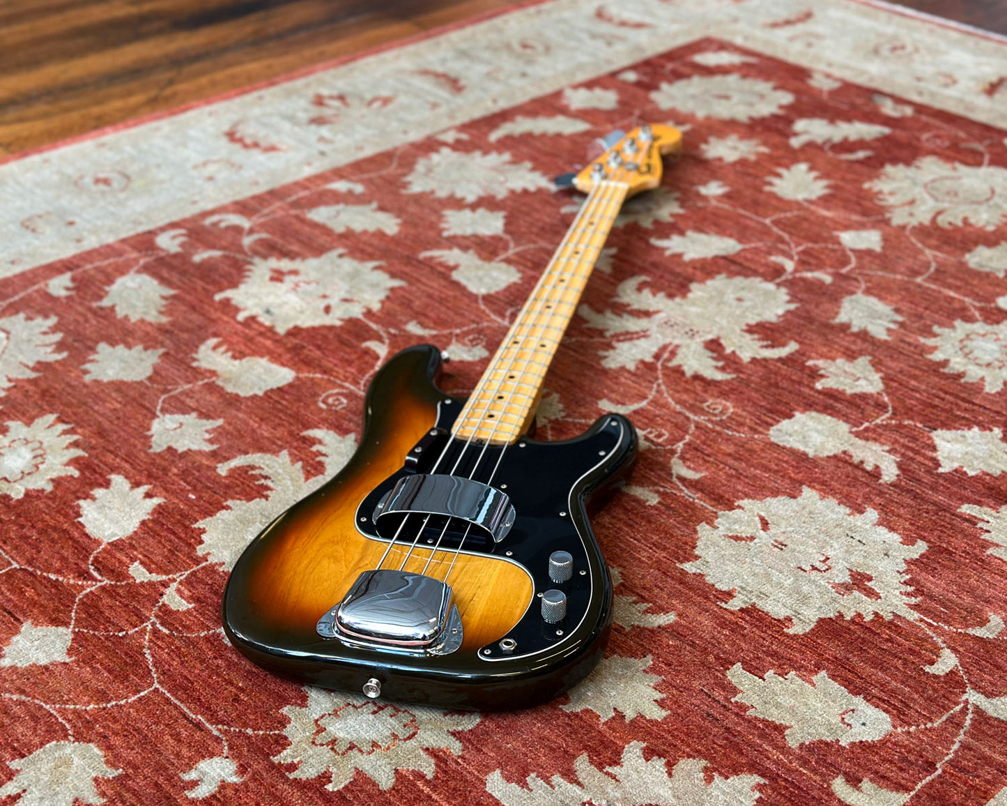 1979 Fender Precision Bass (4.45kg)