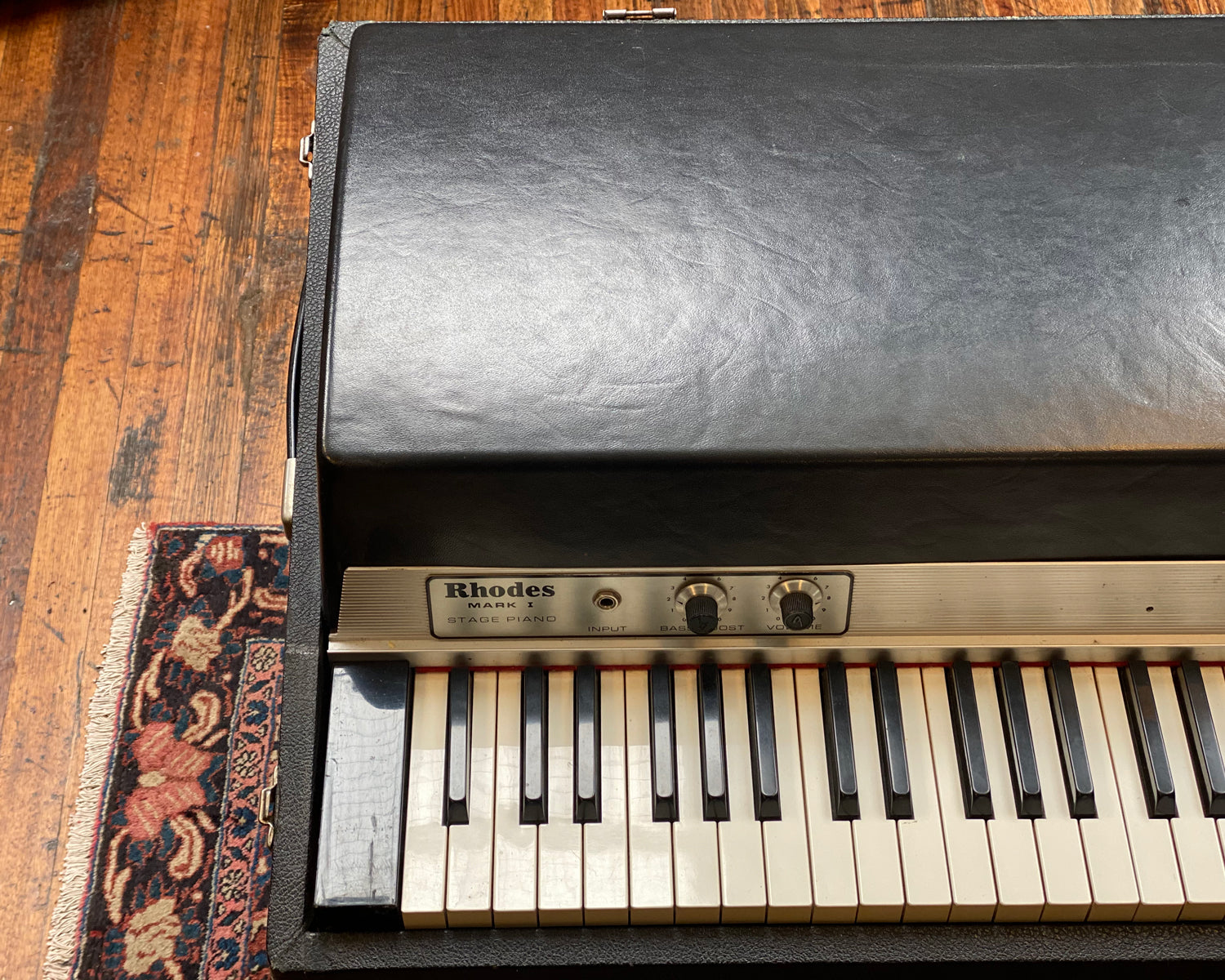 Rhodes deals stage piano