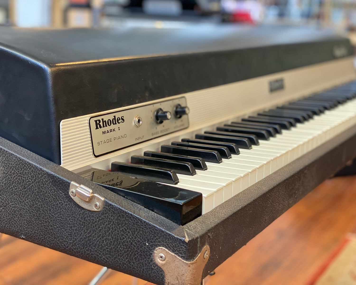 RHODES Mark1 拍子木1970年代！タバコの跡などが気になる方に‼️ RHODES Mark1 拍子木1970年代！タバコの跡などが気になる方に
