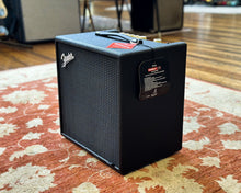 Load image into Gallery viewer, Fender Rumble LT25 Bass Combo
