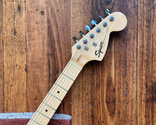 Load image into Gallery viewer, Fender Squier Bullet Stratocaster - Sienna Sunburst

