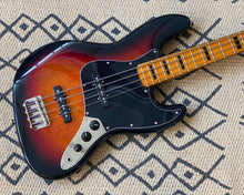 Load image into Gallery viewer, Fender Squier Classic Vibe &#39;70s Jazz Bass
