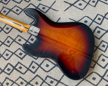 Load image into Gallery viewer, Fender Squier Classic Vibe &#39;70s Jazz Bass

