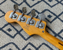 Load image into Gallery viewer, Fender Squier Classic Vibe &#39;70s Jazz Bass
