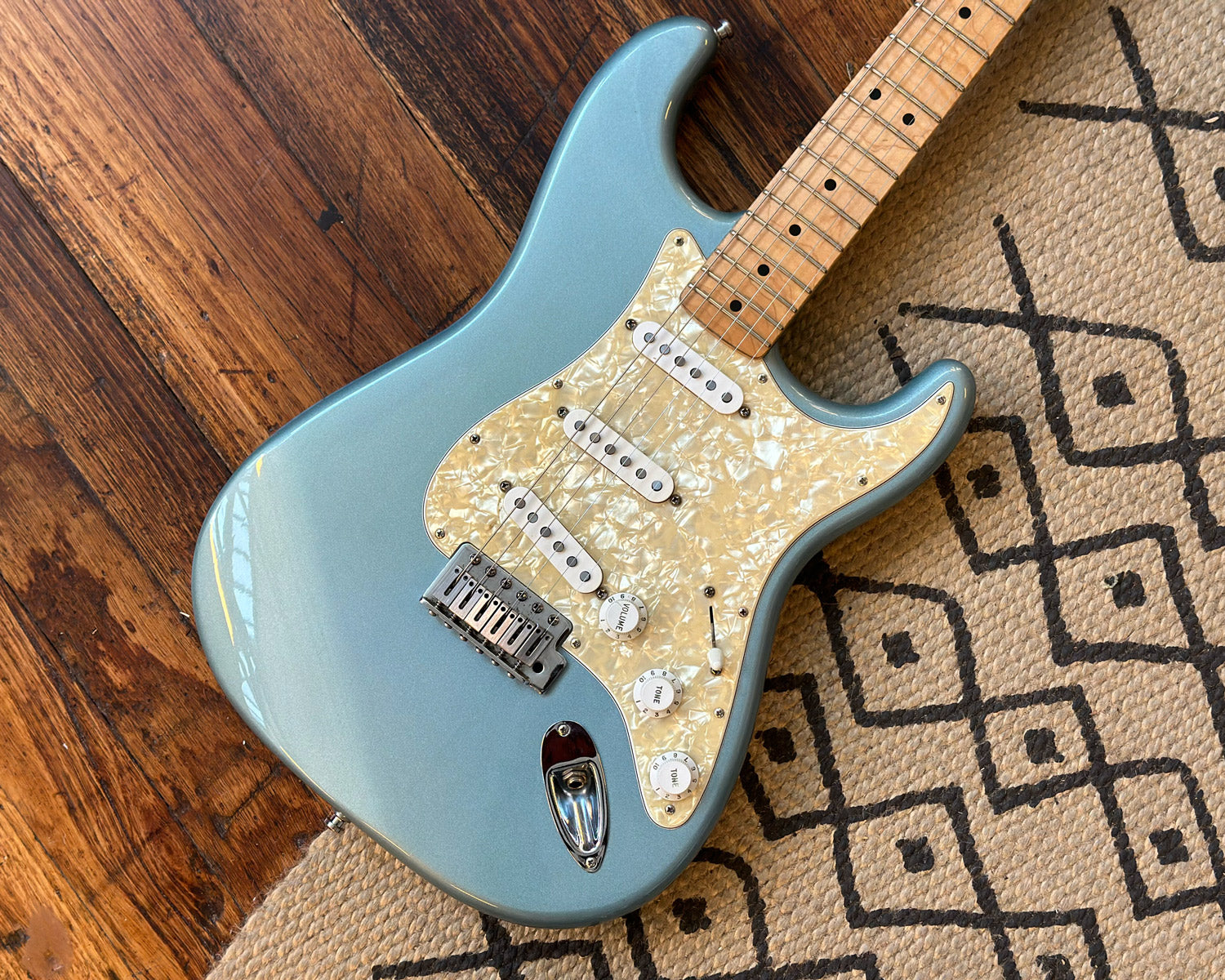 Fender Stratocaster Mexican Standard - Blue Agave – Found Sound