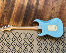 Load image into Gallery viewer, Fender Stratocaster Mexican Standard - Blue Agave
