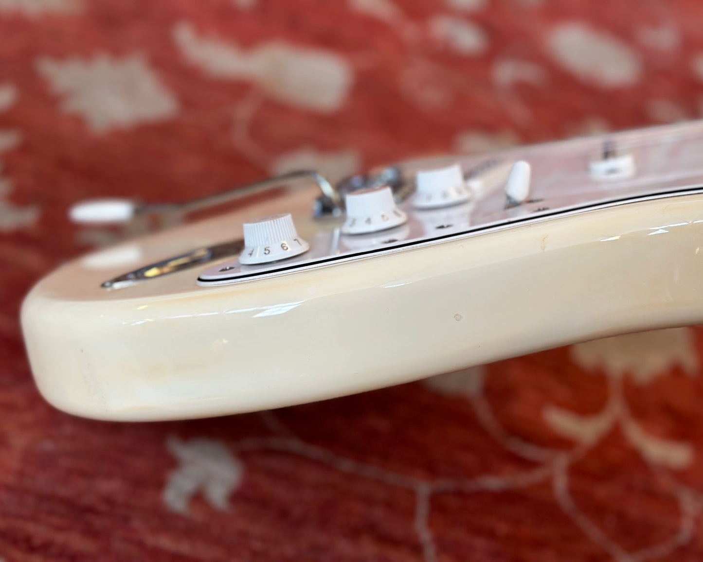 1986 Fender Stratocaster 'E Series' ST-72-55 - Olympic White