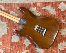 Load image into Gallery viewer, 1978 Fender Stratocaster - Mocha w/ OHSC &amp; Spare set of 1978 Fender Super Bullet Strings
